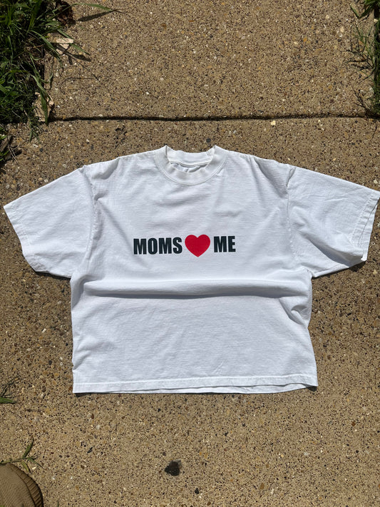 “MOMS ❤️ ME” TEE